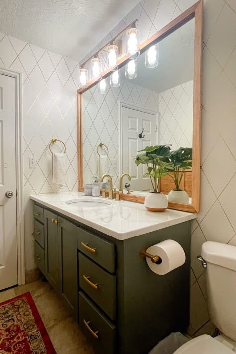 Easy DIY Bathroom Mirror Frame - Crystel Montenegro Home Sharpie Wallpaper, Paint Arch, Diy Bathroom Mirror Frame, Easy Diy Bathroom, Mirror Framing, Diy Bathroom Mirror, Master Bath Layout, House Improvement Ideas, Diy Mirror Wall Decor