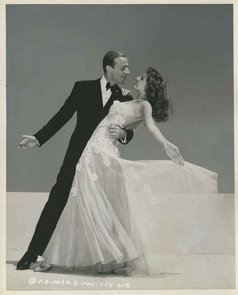 Rita Hayworth & Fred Astaire Waltz Pose, Dancing Reference, Dancing Poses, Parisian Decor, Classic Characters, Alvin Ailey, John Wilson, Couple Poses Reference, 얼굴 그리기