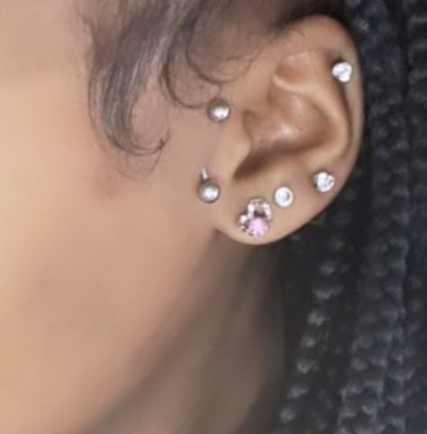 Follow for more Ear Piercing Ideas Pearls, Surface Tragus Piercing, Girl Piercings, Surface Tragus, X Tattoos, Piercings Tragus, Anti Tragus Piercing, Pretty Piercings, Ear Piercings Tragus