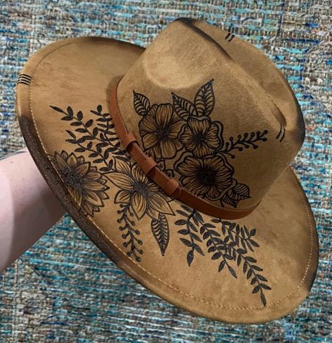 Burned Felt Hat, Diy Leather Hat, Felt Hat Burning, Hat Burning Ideas, Burnt Hat, Hat Burning Designs, Burning Hats, Burnt Hats, Cowboy Hat Crafts