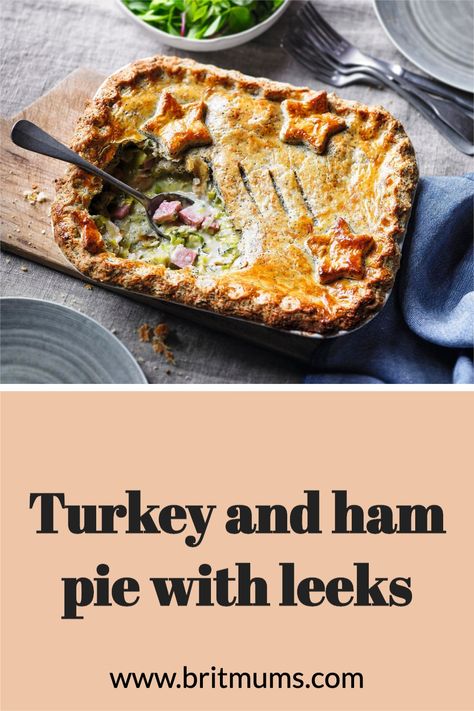 Here's an easy recipe to use up your turkey leftovers from Christmas or Thanksgiving. It's not impossible to create the perfect turkey pot pie! This recipes uses puff pastry. Turkey And Ham Pie, Ham Pot Pie, Healthy Christmas Dinner, Ham Pie, The Perfect Turkey, Leek Pie, Turkey Leftovers, Dinner Party Dishes, Crazy For Crust