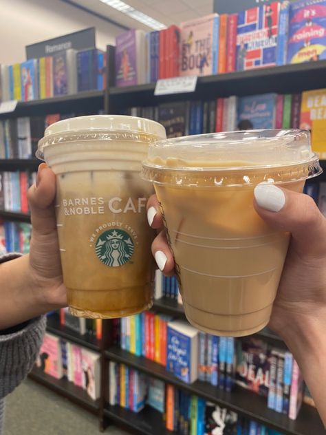 Barnes And Noble Starbucks, Barnes And Noble Date, Barnes And Noble Aesthetic, Fantasy Lifestyle, Bestie Vibes, Coffee Book, Dream Dates, Study Session, Reading Spot