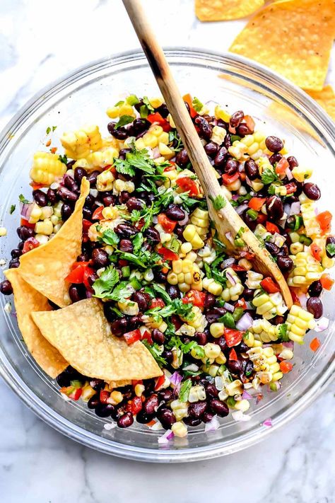 Summer Recipes Dinner Chicken, Authentic Mexican Corn, Mexican Corn Salsa, Grilled Corn Salsa, Corn Salsa Recipe, Easy Salsa Recipe, Salsa Guacamole, Mango Salsa Recipes, Black Bean Salsa