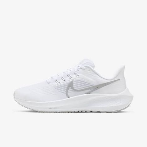 White Nike Training Shoes, Neutral Running Shoes Woman, Nike Pegasus 39, Cute Running Shoes, Nike Gym Shoes, Nike Air Zoom Pegasus 39, Teacher Vibes, Pe Teacher, Dream Items