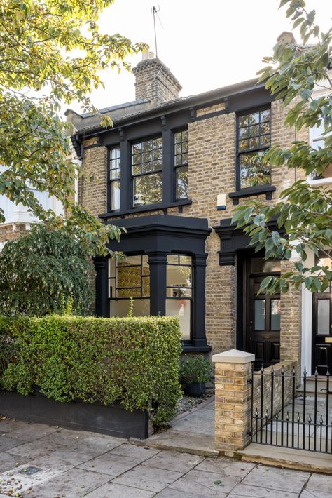 Terrace House Exterior, Townhouse Interior, Bedroom Victorian, London Houses, London Townhouse, The Modern House, London House, Victorian Terrace, Dream House Exterior