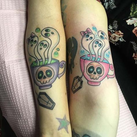 This Tattoo Features a Cup of Tea With Ghosts Pouring Out the Side #Halloween #tattoos #trendypins Friend Halloween Tattoos, Best Friend Halloween Tattoos, Unique Tattoos Black Women, Best Friend Halloween, Father Daughter Tattoos, Pumpkin Tattoo, Witch Tattoo, Theme Tattoo, Bff Tattoos