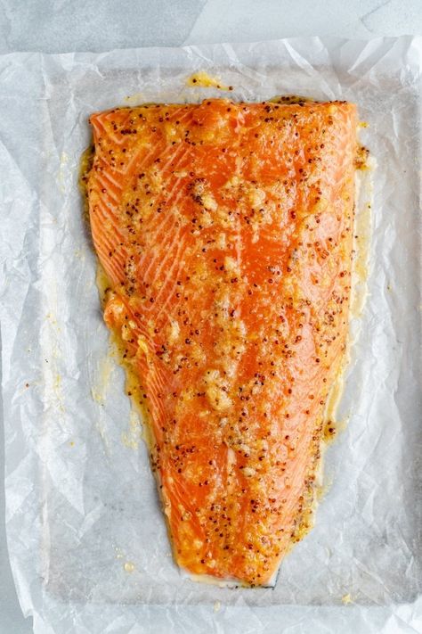 Wonderful honey lemon garlic salmon covered in an easy lemon garlic butter marinade and baked to flaky perfection. This flavorful lemon garlic salmon recipe makes a delicious, protein packed dinner served with your favorite salad or side dishes, and the marinade is perfect for your go-to proteins. Protein Packed Dinner, Salmon Marinade Recipes, Honey Baked Salmon, Lemon Butter Salmon, Fish Entrees, Lemon Garlic Salmon, Salmon Marinade, Flaked Salmon, Garlic Marinade