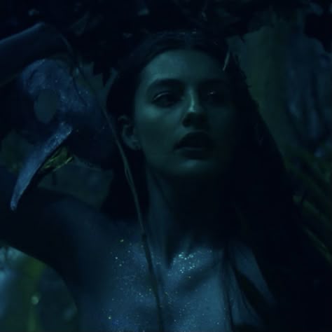 diana silvers in birds of paradise Rotting Aesthetic, Diana Silvers, Twenties Party, Movie Photo, Film Aesthetic, Birds Of Paradise, After Dark, Celebrity Pictures