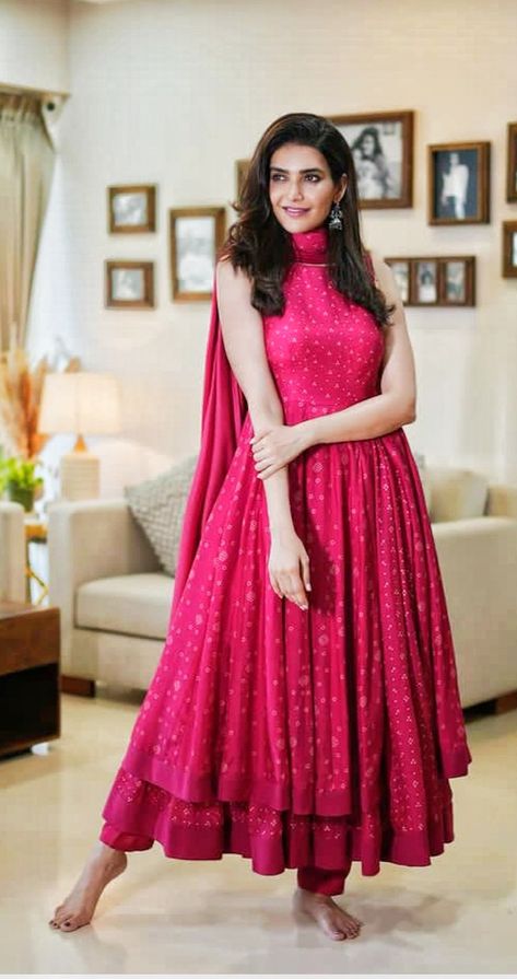 Net Churidar Designs Ideas, Kurti Hand Designs, Dress Indian Style Simple, 30th Birthday Outfit Ideas, 30th Birthday Outfit Ideas For Women, Night Party Dresses, Birthday Outfit Ideas For Women, 30th Birthday Outfit, Mom Daughter Matching Dresses