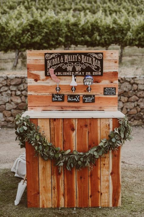 Earthy rustic decor | Image by Gina & Ryan Beer Bar Wedding, Kegerator Diy, Beer Wedding, Drink Bar, Wedding Reception Food, Malibu Wedding, Country Weddings, Diy Bar, Beer Bar