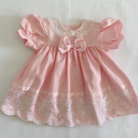 ❤️Vintage for Kids & Mamas❤️ on Instagram: “💗SOLD💗Vintage JoLene Pink Dress. There’s an untreated mark, on its collar. The back has fraying near the bottom button and popped seams…” Infant Frocks, Vintage Baby Dress, Newborn Baby Dresses, Vintage Baby Dresses, Kids Dress Patterns, Baby Dress Design