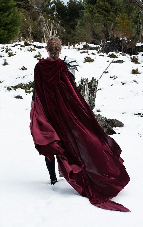 Red Cloak Aesthetic, Cloak Reference, Elvish Dress, Red Cloak, Medieval Aesthetic, Dark Fairytale, Fantasy Dresses, Fantasy Aesthetic, Fantasy Dress