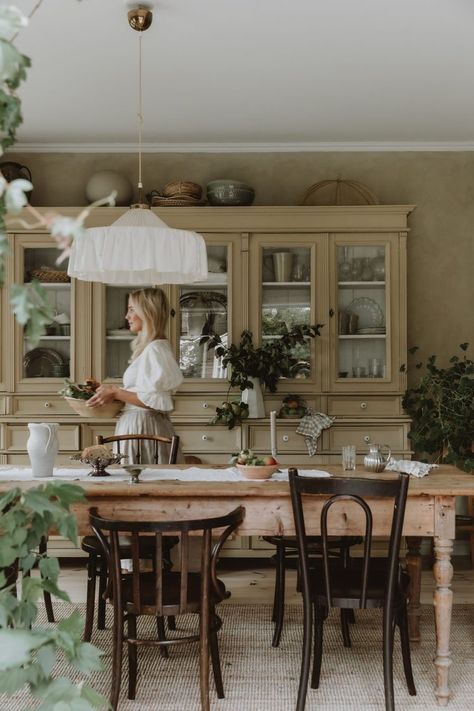 Emily Slotte, Casa Country, Dining Room Inspiration, French Interior, Cottage Design, Interior Deco, A Kitchen, Kitchen Inspirations, Kitchen Interior