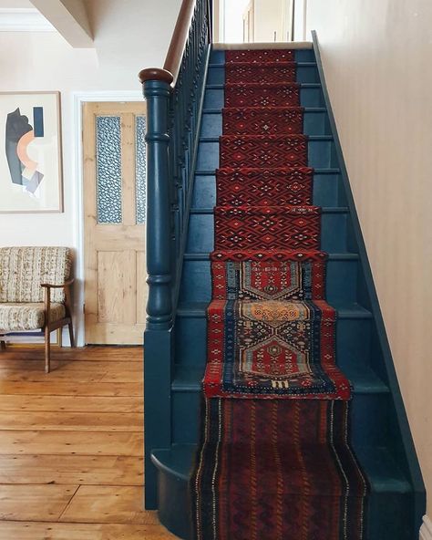 Vintage runner rug with Farrow & Ball painted stairs #hagueblue #hallways #stairs #runner #vintagerug Bright Light Living Room, Neutral Eclectic Home, Maximalism House, Moody Maximalism, Brooklyn Townhouse, Painted Staircases, Stair Well, Hague Blue, Hallway Designs