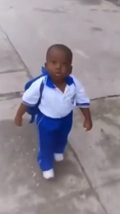 Black Kid Meme, Funny Short Video Clips, Lil Bro, Funny Black People, Here We Go Again, Funny Video Clips, Funny Short Clips, Instagram Funny Videos