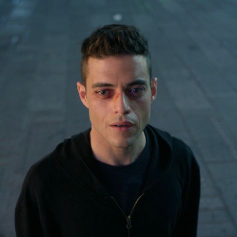 Elliot Alderson Wallpaper, Elliot Alderson Aesthetic, Mr Robot Serie, Eliot Mr Robot, Eliot Alderson, Elliot Mr Robot, Me Robot, Ramy Malek, Elliot Alderson