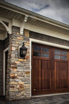 Stone Veneer Wall, Veneer Stone, Rustic Outdoor Decor, Stone Exterior Houses, Garage Exterior, Stone Patio, Stone Pillars, Stone Facade, Modern Rustic Homes