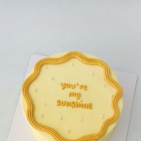 M & L Bakery on Instagram: "Brighten up someone’s day with cake! 💛🌞  Still accepting orders for OCTOBER 14 onwards ☺️  Order/inquire: DM 💌 Menu/FAQ: Highlights 🍒" Yellow Minimalist Cake, Birthday Cake Yellow Theme, Yellow Korean Cake, Pastel Yellow Cake Aesthetic, Yellow Vintage Cake, Yellow Birthday Cake, Cake Aesthetic, Yellow Cake, Yellow Aesthetic