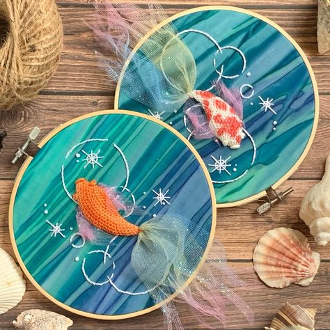 Still one of our most popular kits restocked today and I think it’s that sparkley tail that gets me every time ✨ #3dembroidery #handembroidery #embroidery #handmade #embroideryart #koi #modernembroidery #handcrafted #embroiderydesign #koifish #handwork #handembroidered #needlework #embroiderylove #ocean #art #bordado #dmcembroidery #broderie #koipond #embroideryhoop #koifishpond #sea #embroideryartist #nature #hoopart #contemporaryembroidery #fish #pond #stitchersofinstagram Koi Fish Embroidery, Mandala Embroidery, Diy Embroidery Shirt, Fish Embroidery, Embroidery 3d, Embroidery Wall Art, Japanese Quilts, Carpe Koi, Blackwork Embroidery