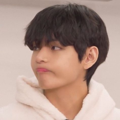 Taehyung cute pout v bts #v #btsv #taehyung #taetae #kpop Fanfiction, Books Wattpad, Wattpad, Bts, On Twitter, Twitter, Books, Hair, Black