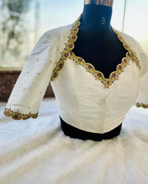 Aari Work On White Blouse, Close Neck Blouse, Jewel Neck Blouse, Silk Saree Blouse Designs Patterns, Blouse Design Images, Silk Saree Blouse Designs, Beaded Necklace Designs, Hand Work Blouse, Maggam Work Blouse Designs