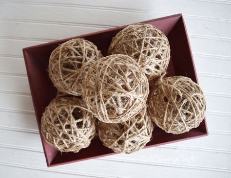 DIY Rustic Twine Balls- so simple to make! Diy Rope Design, Twine Crafts Diy, Jute Twine Crafts, Twine Balls, Twine Diy, Twine Crafts, Rope Projects, Rope Decor, Rope Diy