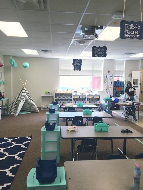 Classroom Arrangement, Classroom Goals, Classroom Layout, Classroom Organisation, 3rd Grade Classroom, 2nd Grade Classroom, Flexible Seating, Organization Decor, New Classroom