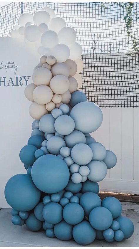 Blue Balloon Decor, Boy Balloon Garland, Boy Baby Shower Backdrop, Blue Balloon Arch, Baby Shower Cakes Neutral, Christening Balloons, Baby Boy Balloons, Deco Ballon, Baby Birthday Decorations