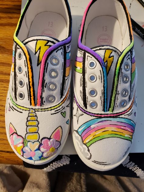 Hand painted shoes Shoe Art Designs, Teaching Shoes, Painted Shoes Diy, Funny Shoes, Painted Canvas Shoes, Custom Painted Shoes, Diy Sneakers, Painted Hats, Cartoon Unicorn