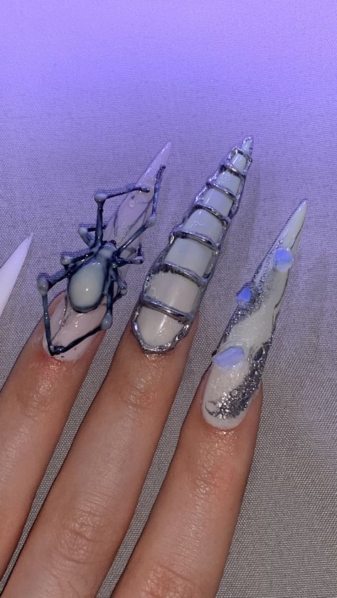 #nails #nailart #3dart #naildesign #aesthetic #whitenails #chrome #spider #nailartdesign Spiderweb Pedicure, 3d Spider Nails, Spider Nail Designs, Catwoman Nails, Grabbers Nails, Halloween Stiletto, Nails With Spider, Claw Nails Designs, Fishnet Nails