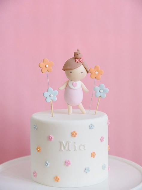 First birthday cake -baby girl figurine & flower design ma… | Flickr 1st Birthday Girl Cake Ideas, Bolo Clean, 1st Birthday Cake Girl, First Bday Cake, Birthday Cake Princess, Baby 1st Birthday Cake, Girls First Birthday Cake, Cake Designs For Girl