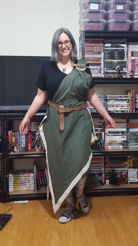 Novice Mage Robes from the world of Skyrim – This Story's Hero Skyrim Mage Robes, Skyrim Mage, Mage Costume, Mage Robes, Brown Pants, Cosplay Diy, Best Leggings, Skyrim, Diy Costumes