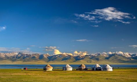 Son Kol Lake, Kyrgyzstan | Gaizka Untzueta | Flickr Kyrgyzstan Aesthetic, Bobby Fischer, Central Asia, Travel Information, Laptop Wallpaper, Mongolia, Dream Vacations, Snowboarding, Beautiful Landscapes