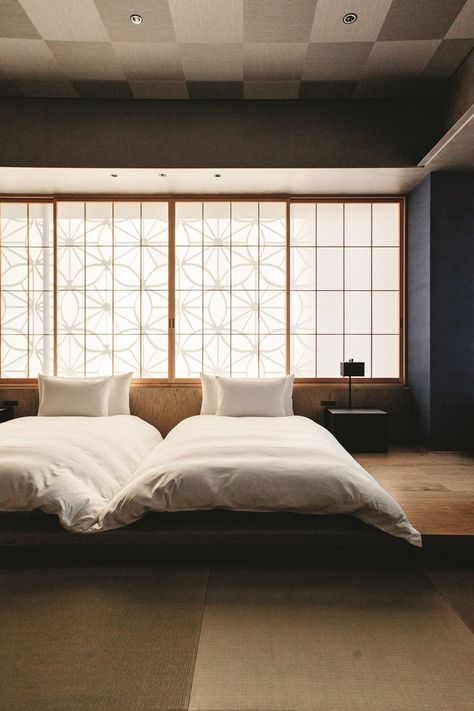 Nuetral Bedroom, Romantic Hotel Rooms, Japanese Hotel, Japanese Bedroom, Japan Hotel, Japanese Home Design, Hotel Sheets, Japanese Room, Hotel Room Design