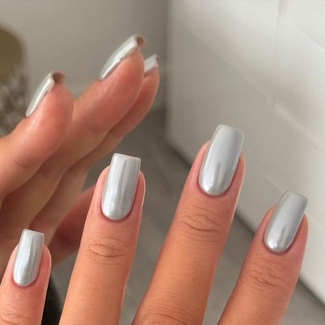 Charlotte Herberts on Instagram: "Grey Chrome 🩶🪩🩶  @glossifyofficial  @lucypastorellitools_  @homeofnailart  @nails_luxeofficial" Gray Nails Crome, Gray White Chrome Nails, Grey Crome Nails, Pearl Grey Nails, Gray Metallic Nails, Grey Chrome Nails Designs, Grey Blue Chrome Nails, Gray Nails With Chrome, Light Silver Chrome Nails