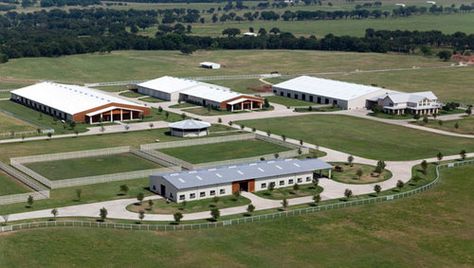 EE Ranches Equine Breeding Facility, Horse Breeding Facility, Horse Ranches, Equestrian Barns, Barn Layout, Boarding Facility, Horse Breeding, Dream Stables, Horse Magazine