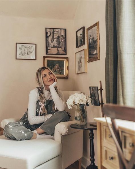 KYLIE KATICH on Instagram: "WELCOME TO MY COZY LITTLE COTTAGE 🎀 creating a space for myself in our home has been the most therapeutic and rewarding experience. Walking in here feels like a warm hug. Thank you for helping me!!!" Kylie Katich, Little Cottage, Warm Hug, Our Home, Living Spaces, New Homes, Walking, Cottage, Thank You