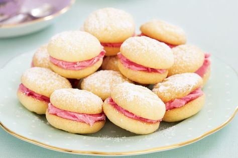 Melting Moments Recipe, Melting Moments Biscuits, Biscuit Sandwich, Melting Moments, Whoopie Pie, Sky Tv, Biscuit Bake, Raspberry Filling, Whoopie Pies