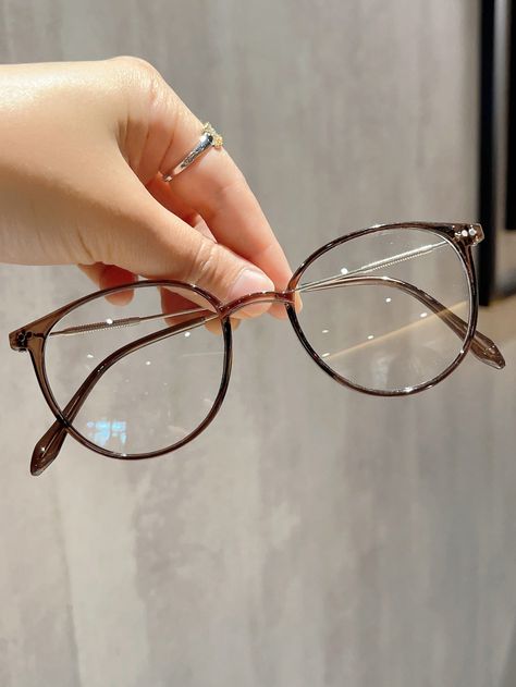 Clear Glasses Frames Women, Cute Glasses Frames, Classy Glasses, Glasses Frames Trendy, Fancy Glasses, Glasses Inspiration, Chic Glasses, Clear Glasses Frames, Glasses Trends