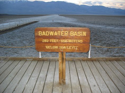 Highest and Lowest, Oh So Close - Twelve Mile Circle - An Appreciation of Unusual Places Badwater Basin, California Hikes, Travel Photography Tips, California National Parks, Vegas Trip, Us National Parks, Sea Level, California Travel, Landscape Photos