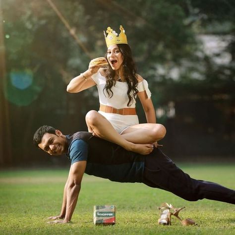 35+ Super Unique Pre Wedding Shoot Ideas! Pre Wedding Photoshoot Props, Pre Wedding Photoshoot Outfit, Wedding Photoshoot Props, Pre Wedding Photoshoot Outdoor, Wedding Photoshoot Poses, Indian Wedding Photography Poses, Pre Wedding Poses, Wedding Couple Poses Photography, Wedding Couple Poses