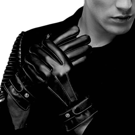 Duet Aesthetic, Kyle Hunter, Gloves Aesthetic, Victor Zsasz, Tahereh Mafi, Kaz Brekker, Aaron Warner, Shatter Me Series, Jason Todd