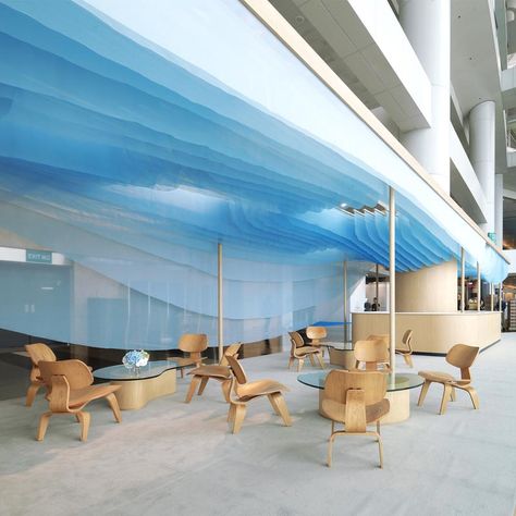 A modern pavilion with a blue cloud-like design. #Design #Architecture Gallery Design, Stand Design, Office Interior Design, Commercial Design, Commercial Interiors, Last Call, Retail Design, Design Design, Ceiling Design