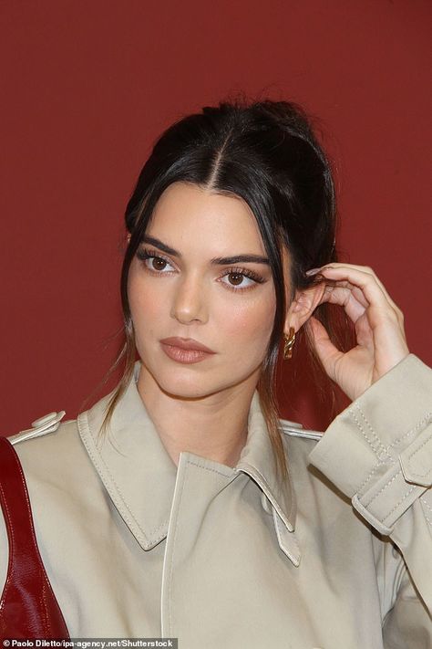 Kendall Jenner Aesthetic, Ss24 Fashion, Kendall Jenner Hair, Kendall Jenner Face, Kendall Jenner Icons, Kendall Jenner Video, Guys Grooming, Jenner Hair, Kendall Jenner Makeup