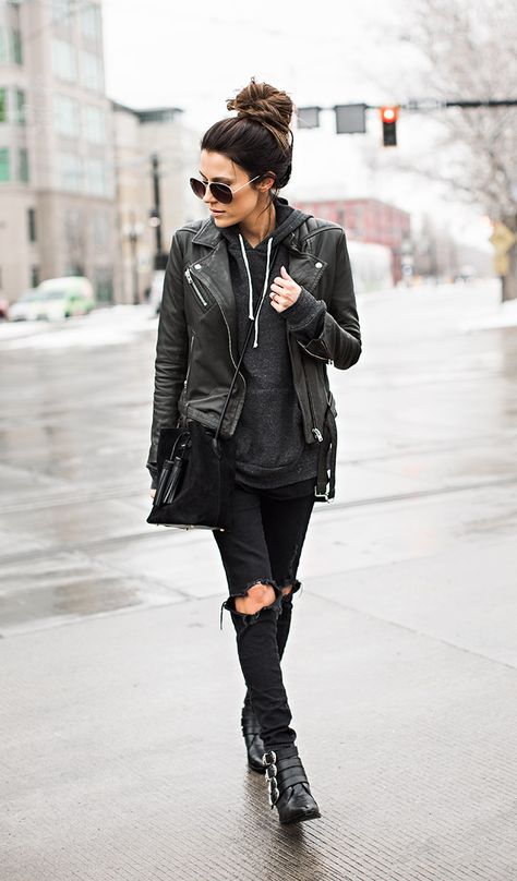 How to Style a Leather Jacket | The Everygirl Rocker Girl Outfits, Rock Chic Outfits, Look Rock Chic, Outfit Nero, Rock Chic Style, Rocker Chic Style, Rocker Outfit, Rocker Girl, Perfect Fall Outfit