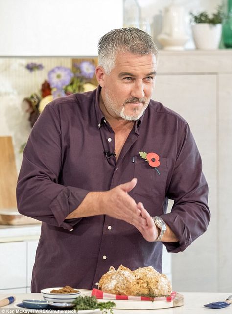 Paul Hollywood Pictures, Paul Hollywood Recipes, Celebrity Boys, Hollywood Food, Celeb Men, Celebrity Airport Outfit, Luke Bryan Pictures, Broken Iphone, Fridge Photos