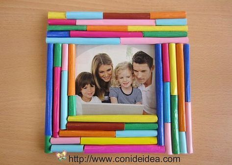 Diy Photo Frames, Creation Crafts, Creative Classroom, Diy Photo, Family Day, Craft Activities For Kids, Early Years, Plastic Canvas, Craft Activities