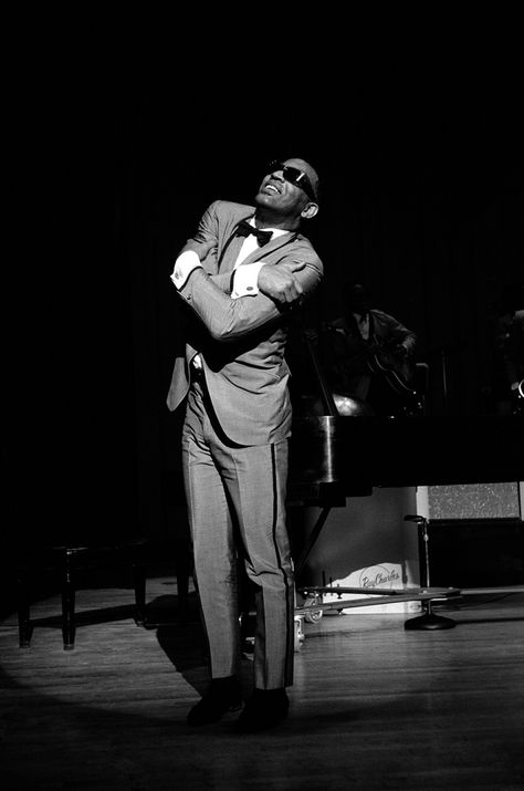 Ray Charles, New Jersey, 1966 Eclectic Music, Rock & Roll, Male Singers, Fav Music, Black Board, Atlantic Records, Universal Language, Vintage Soul, Ray Charles