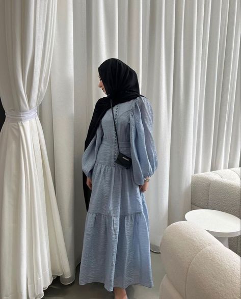 Loose Hijab Style, Loose Hijab, Hijabi Fashion Summer, Hijab Outfit Ideas, Simple Long Dress, New Hijab, Stylish Outfits Casual, Dainty Dress, Cute Modest Outfits