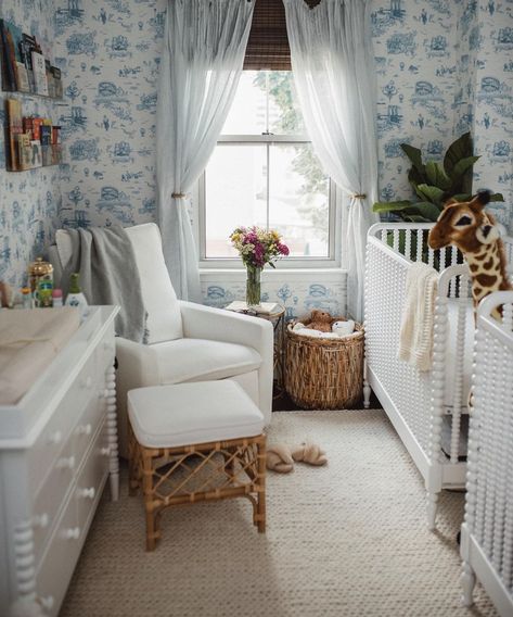 Nursery Ideas For Twins, Small Twin Nursery, Tiny Nursery Ideas, Twin Babies Nursery, Twin Nursery Room, Twin Baby Rooms, Woodland Creatures Nursery, Nursery Room Ideas, Shared Nursery